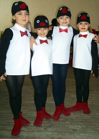 File:Penguins.jpg