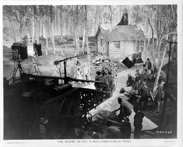 File:WIZARD OF OZ BTS.jpg