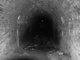 725972 dark tunnel