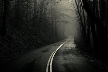 Carretera-oscura