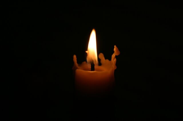 File:Candle-in-the-dark1.jpg