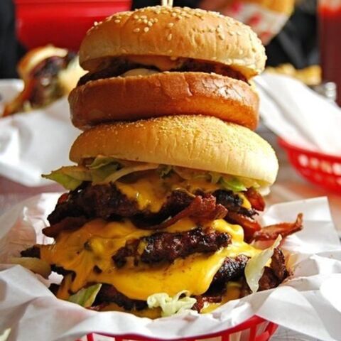 File:Cheeseberger-doubledecker-cheese-bacon-lettuce-tomatoes-vegetables-beef-berger-delicious-tasty-food-.jpg