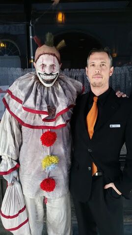 File:ClownTwist.jpg
