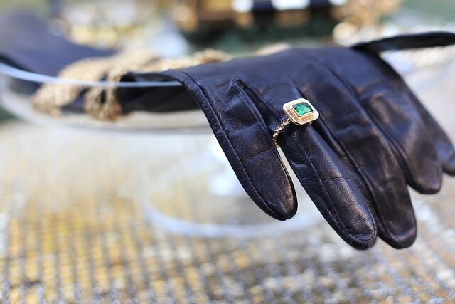 File:Emerald-ring.jpg