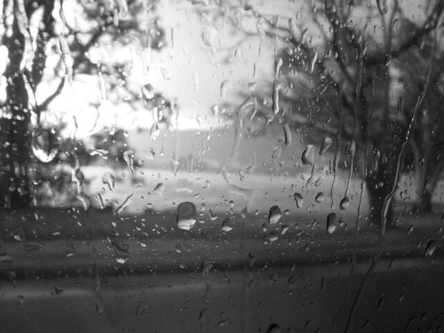 Arquivo:Chuva-janela.jpg