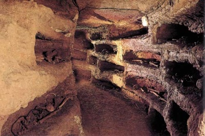 400px-Catacombe-Ro3ma1.jpg
