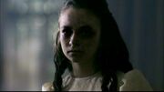 Jodelle-ferland-nel-ruolo-della-bambina-fantasma-in-il-quadro-maledetto-di-supernatural-57639.jpg