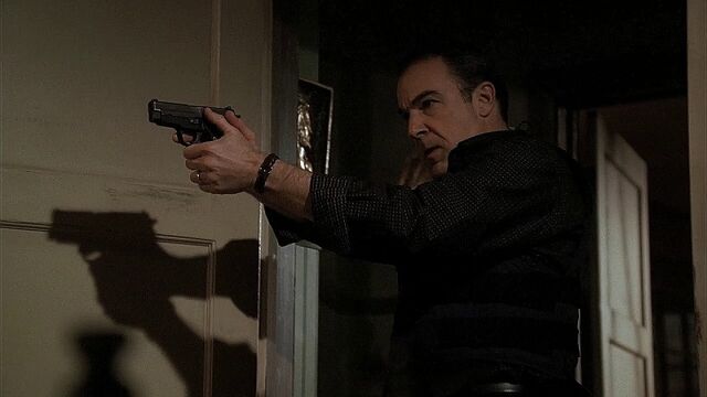 File:Gideon Gun 2.jpg