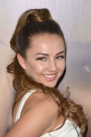 File:Lexi Ainsworth.jpg