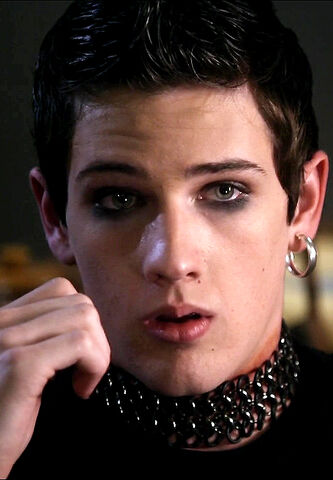 File:Chris Summers.jpg