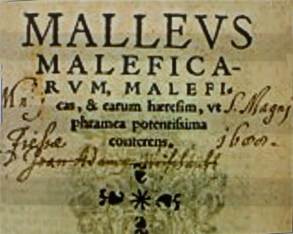 Arquivo:Malleus Malefica.jpg