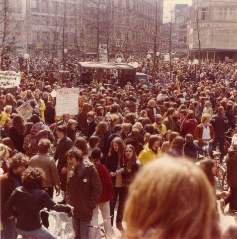 File:Fahrradsternfahrt 1979.jpg