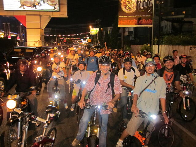 File:Semarang critical mass 1.jpg
