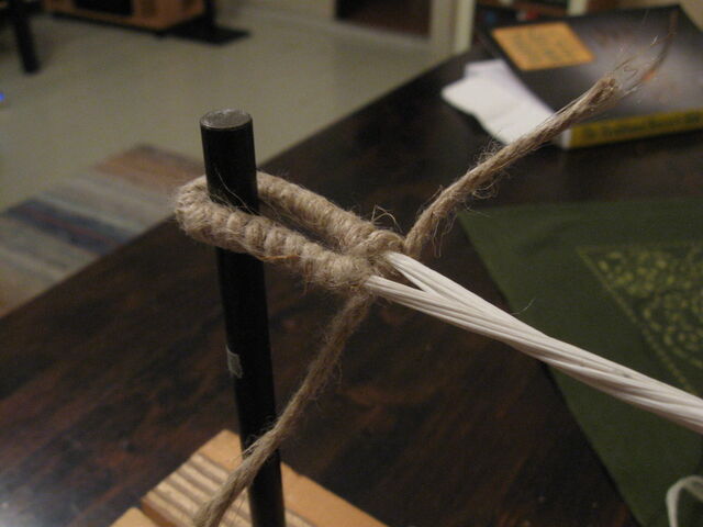 File:Making endless loop strings-1024x768-07.jpg