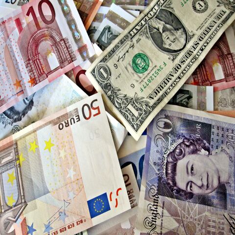 File:Banknotes.jpg