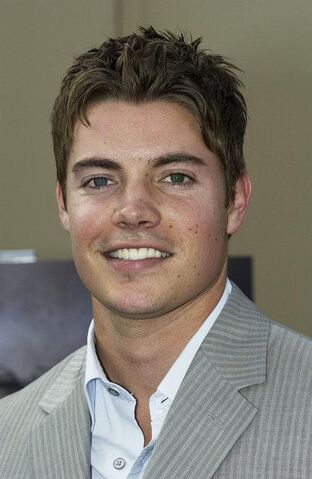 File:Josh-henderson-photo.jpeg