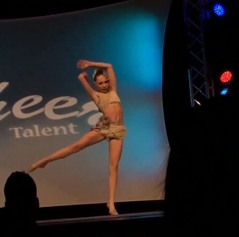 File:509 maddie solo vertigo.jpg