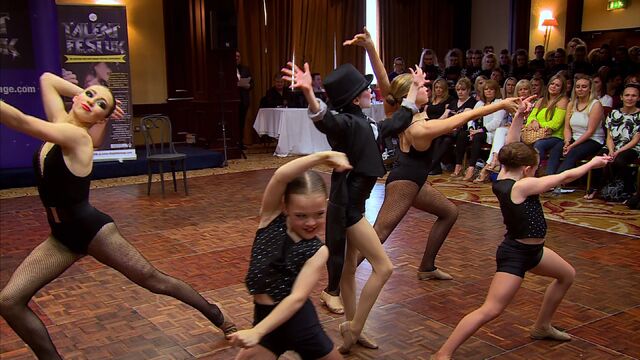 File:DMums 103 Cabaret 1.jpg