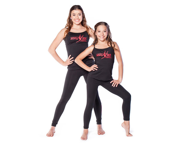 File:Kalani and Mackenzie latticeblacktop01.jpg