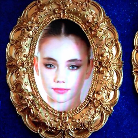 File:S2 Headshot Leah Rose.jpg