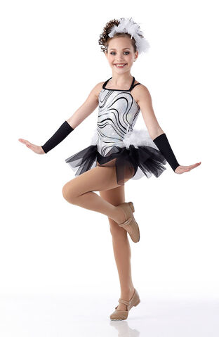 File:Cicci Maddie dont-want-to-show-off 2.jpg