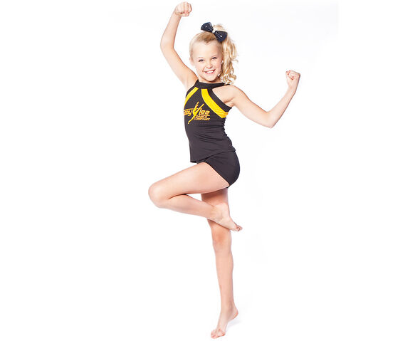 File:JoJo blackandyellowlongtop03.jpg