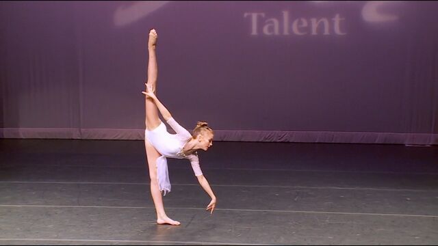 File:701 Brynn Solo - Evita 4.jpg