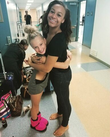 File:707 Maesi and Nia.jpg