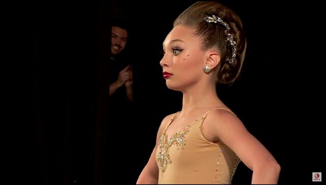 File:The Mannequin - ending pose.jpg
