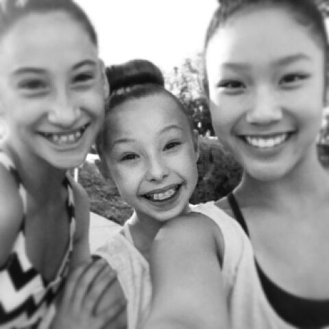 File:Sarina and Sophia 2013-08-13.jpg