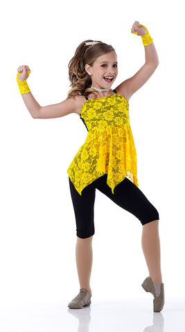File:Cicci Mackenzie lacetastic 1.jpg