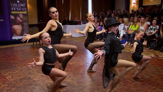 File:DMums 103 Cabaret 2.jpg