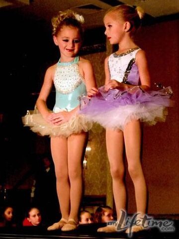 File:Young Chloe and Paige in tutus.jpg