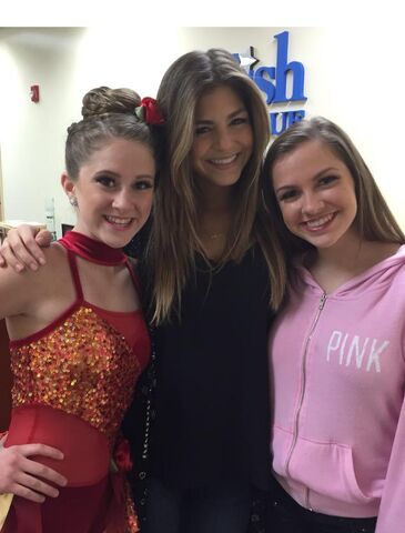 File:Gianna and Haley b.jpg
