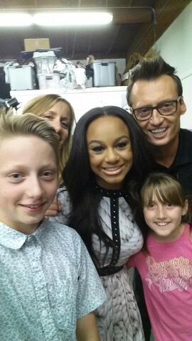 File:Nia selfie with ken backer.jpg