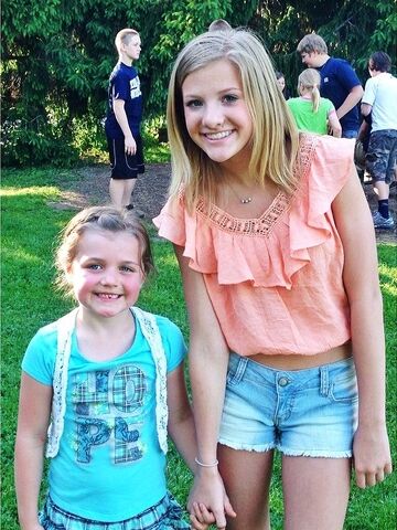File:Paige and little girl.jpg