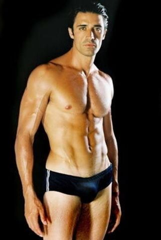 File:Gilles-marini-ni-shirtless-with-black-underwear-all-people-photo-u1.jpg