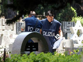 Verano tombe polizia.jpg