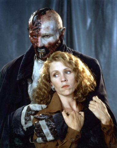 File:PeytonJulie.jpg