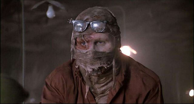 File:Darkman-Dr-Peyton-Westlake-7.jpg