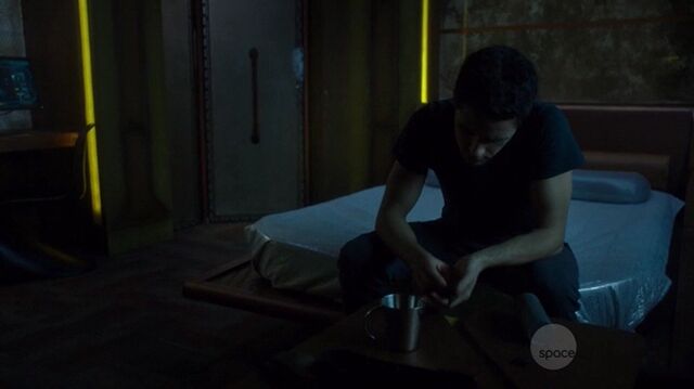 File:S01e01 400.jpg