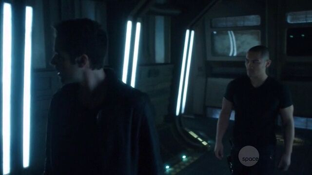 File:S01e01 125.jpg