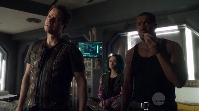 File:S01e01 203.jpg