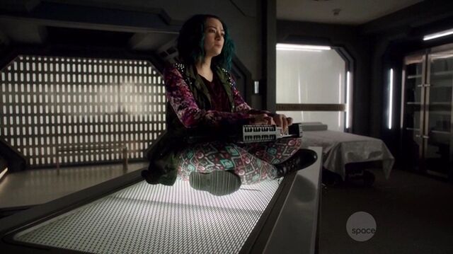 File:S01e01 272.jpg