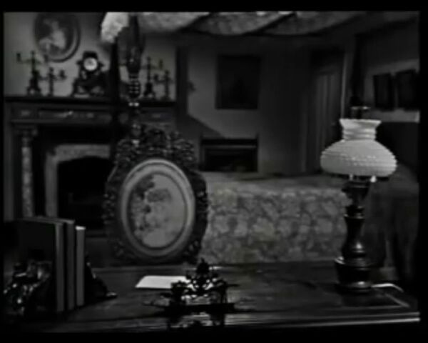 File:VictoriasBedroom.jpg