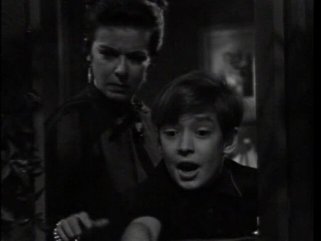 File:DarkShadows134.jpg