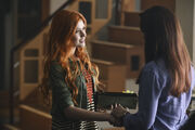 -Shadowhunters-1x01-The-Mortal-Cup-stills-shadowhunters-tv-show-39115681-1000-667