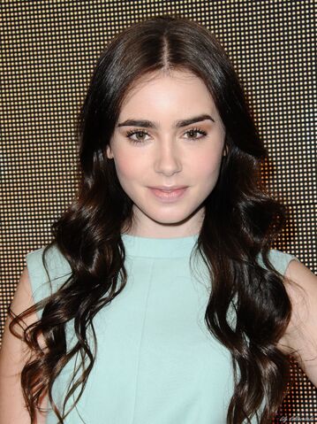 File:Lily collins.jpg