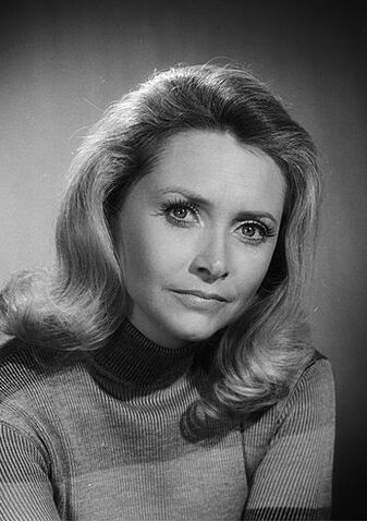 File:Laura Spencer - Susan Flannery.jpg