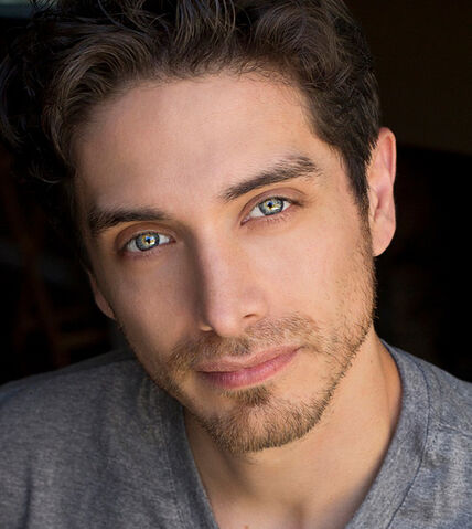 File:Josh Keaton.jpg